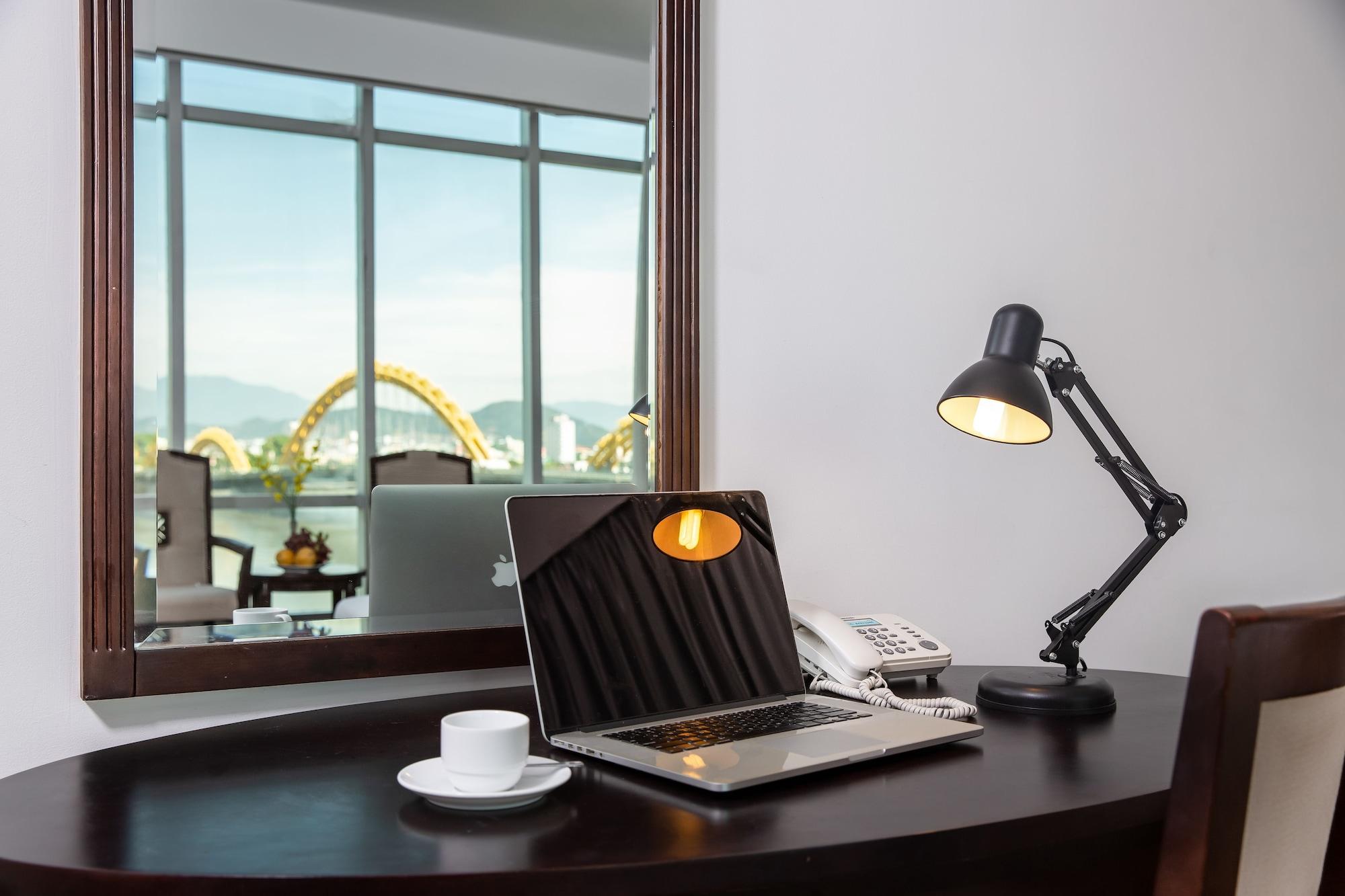 Da Nang Riverside Hotel Bagian luar foto